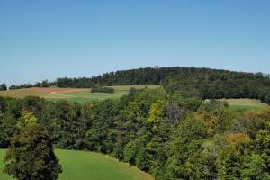 Cheisacher Bergkuppe mit Aussichtsturm