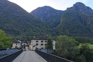 Cama frühmorgens, Blick zum Val Cama