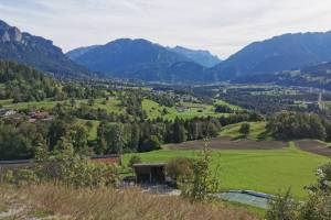 Aussicht von der Burgruine Alt Süns ins Domleschg