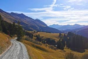 Abstieg vom Churer Joch Richtung Parpan